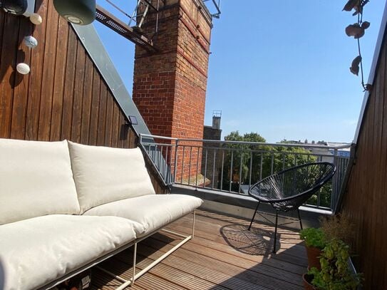 Light-flooded top floor apartment (Prenzlauer Berg)