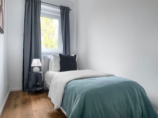 2 Bedroom Flat in Charlottenburg, Berlin - Amsterdam Apartments for Rent