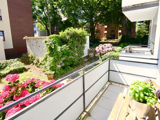 Ruhiges und lichtdurchflutetes Apartment mit Sonnenbalkon im Zentrum von Bochum
