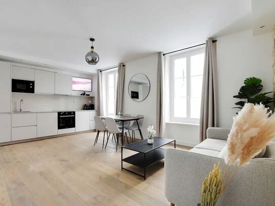 Contemporary flat in the heart of Paris