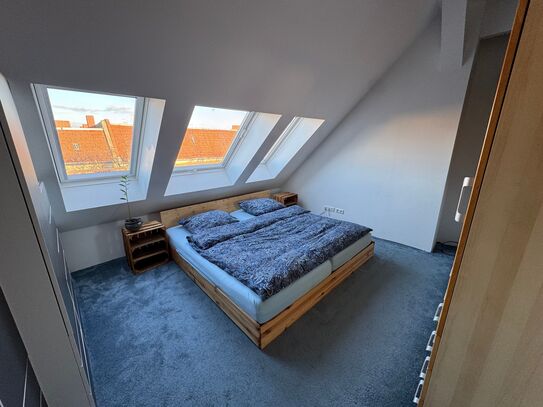 Beautiful Penthouse Apartment with Rooftop Terrace in Berlin Neukölln, Right Next to Tempelhofer Feld (Schillerkiez)