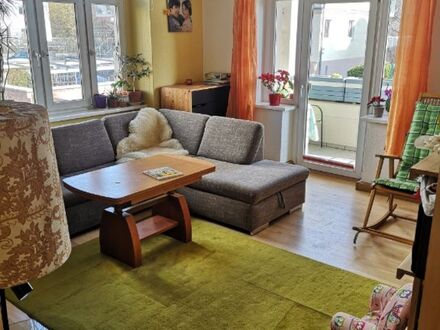 4-Zimmer-Wohnung, ruhig, Altbau mit Balkon&Kamin zur Zwischenmiete | 4 room apartment, quiet, old building with balcony…