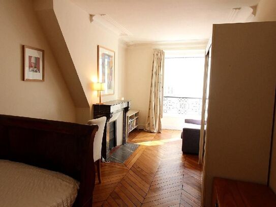 70sqm flat on the Saint Louis Island