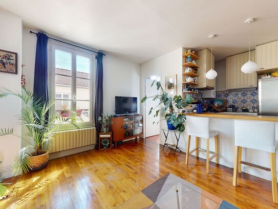 47m 2 Duplex near metro Front Populaire (Line 12)