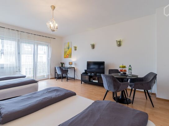 FULLY EQUIPTED STUDIO APARTMENT WITH PRIVATE PARKING SPOT IN PERFECT LOCATION @BERLIN CITY WEST