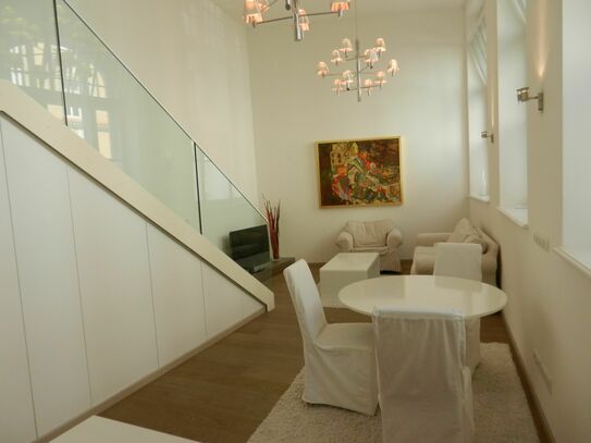 Exklusive, hochwertig ausgestattete 1,5-Zimmer-Galerie-Wohnung in München-Maxvorstadt