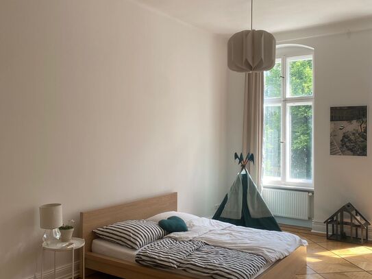 Sublet cozy 102qm Altbau 3-rooms Apartment, Kreuzberg