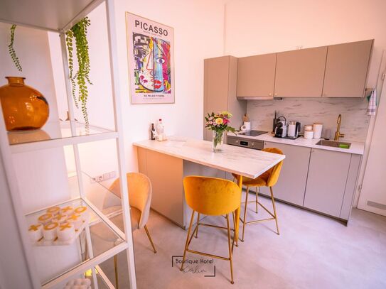 Modern Serviced Apartment in Berlins most iconic district, Berlin - Amsterdam Apartments for Rent