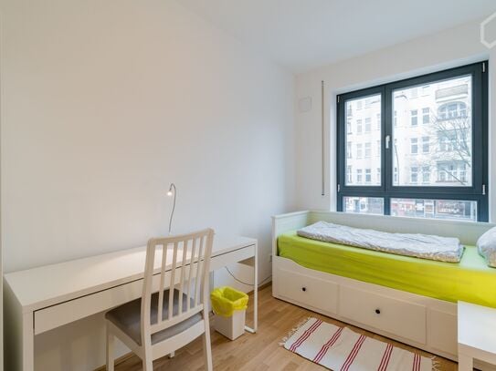 Beautiful new 3-bedroom apartment centrally located near Kurfürstendamm