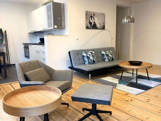 Neu renoviertes, helles Studio-Apartment mitten in Kreuzberg