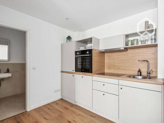 Prime location: Furnished two-room apartment with underground parking space in the most beautiful location of Mainz