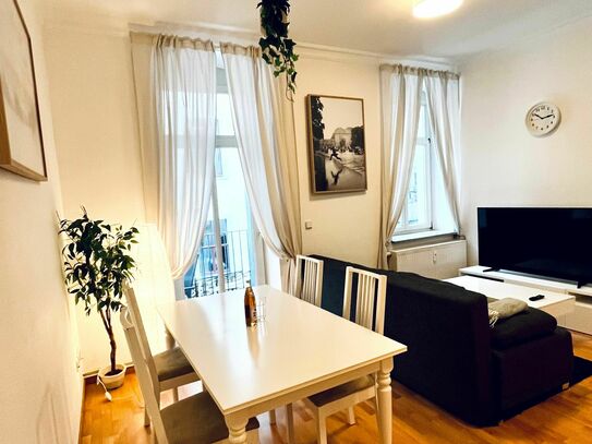 Stylish & Cosy 2 - room Apartment mit großem Balkon direkt in der City - Komplett ausgestattet