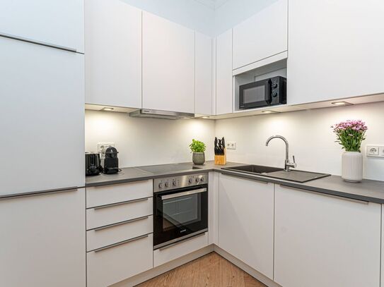 Modern and completely renovated 4-room apartment with kitchen-living room in the heart of Berlin Köpenick, Berlin - Ams…