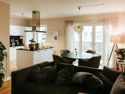 Luxuriöses Apartment mit Balkon im Zentrum von Düsseldorf | Luxury apartment with balcony in the centre of Düsseldorf