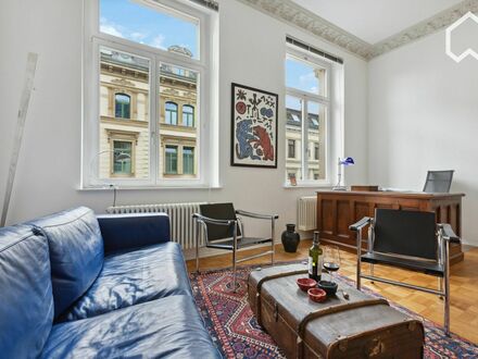 Großzügige, stilvoll möblierte 3-Zimmer-Wohnung mit Balkon direkt an Johanna- und Clara-Zetkin-Park
