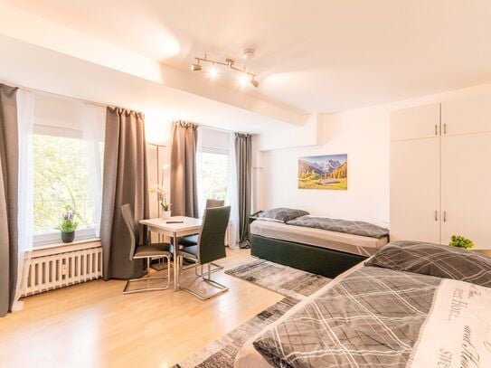 Beautiful and freshly fully renovated and fully furnished apartment house in Essen City Center