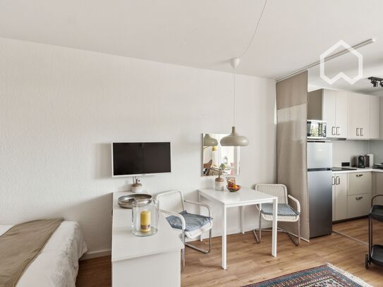 Bright, quiet, lovingly renovated 1 room apartment in the west of Munich