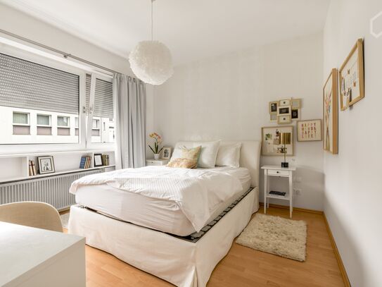 Cozy, bright Loft ***, Penthouse Flair*** in the heart of Duisburg