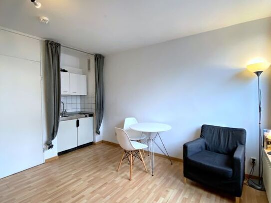 Studio apartment in top location in inner city/ Rhine river 2min./Hofgarten 1min., Dusseldorf - Amsterdam Apartments fo…