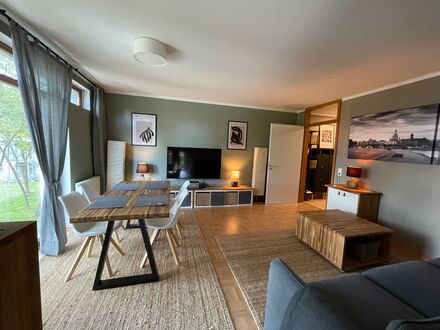 Waldpark/ Elbwiesen/ Uniklinik: Neu möblierte 2-Raum-Wohnung mit Balkon in perfekter Lage | Perfectly located and newly…