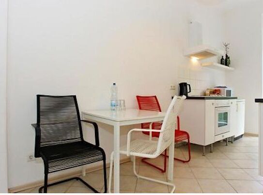 Spacious Apartment with Balcony and 2 Bedrooms in Berlin (10115)