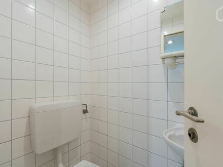 2 Zimmerappartment für 2 oder 3 Personen im Souterrain mit eigenem Eingang nahe des kleinen Wannsee im Grünen gelegen |…
