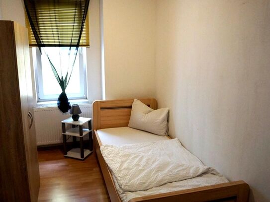 Liebevoll eingerichtete und gemütliche Wohnung in zentraler Lage von in Halle (Saale)