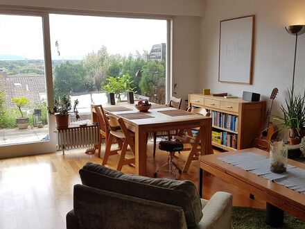 Wohnung mit Aussicht zur Zwischenmiete in Freiburg im Breisgau | Bright apartment for interim rent (Freiburg im Breisga…