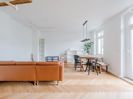 Stilvolles Stadtleben: Exquisites 2-Zimmer-Refugium mit Balkon am Zionskirchplatz, Mitte / Prenzlauer Berg