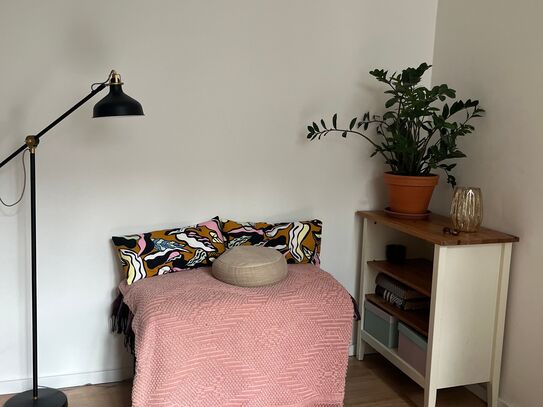 Wonderful & pretty studio in shared flat in Alt-Treptow