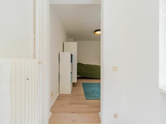 3 Zimmer - liebevoll eingerichtet & stilvoll arrangiert. Apartment in Charlottenburg, Berlin