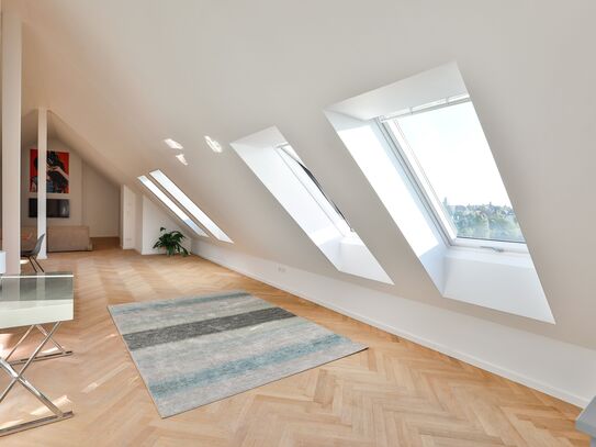 Light-flooded luxury apartment with designer furniture in the centre of Charlottenburg