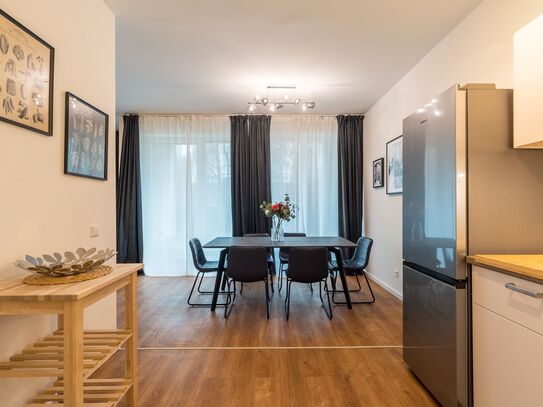 🎆 New Year’s Special for our bright 4-room maisonette flat with private terrace in the heart of Berlin