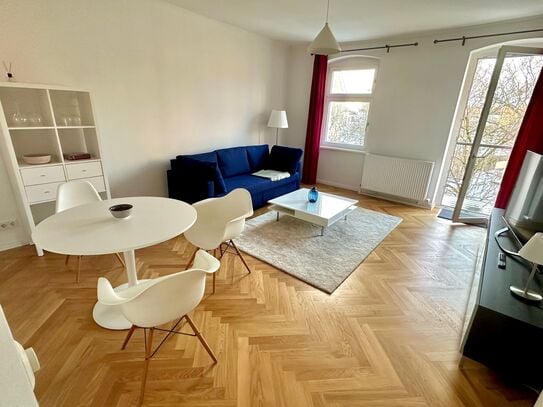 Helle und frisch sanierte 2-Zi Wohnung mit Sonnenbalkon Prenzlauer Berg