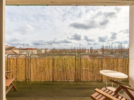 Sunny, park view 3-bedroom+living room apt with two balconies Prenzlauer Berg