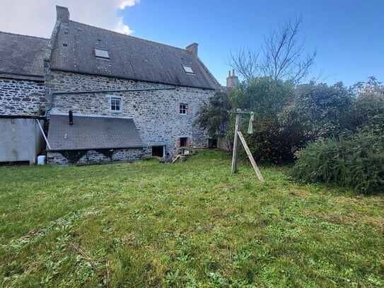 Renovated house in one of the most beautiful villages in France, 250 m from the beach