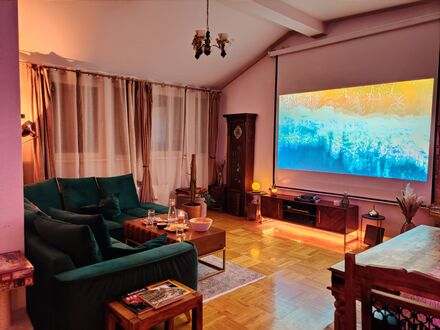 Schöne Penthouse-Wohnung in Friedrichshain | Beautiful penthouse studio in Friedrichshain