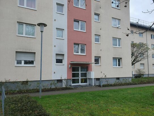 Praktische & helle Wohnung mit Balkon im Herzen von Maintal