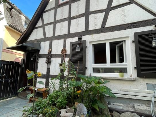 Romantic house in the old city centre of Kronberg with a garden