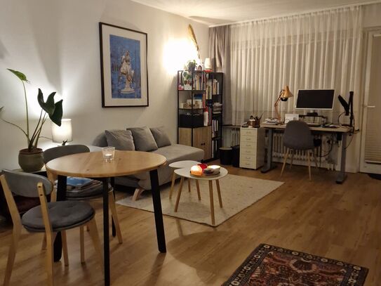 Fully furnished, quiet, and well-maintained apartment right by the lake in Hamburg.