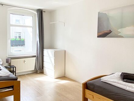 Schöne 2 Zimmer Ferienwohnung mit WLAN & Netflix Zugang | Beautiful 2 room holiday flat with WiFi & Netflix access