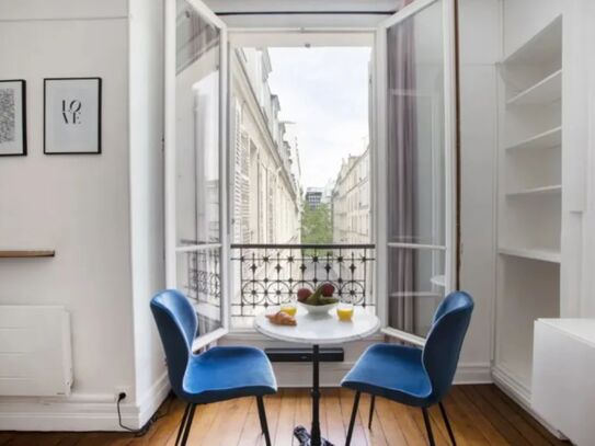 Stylish and Spacious Apartment in the Heart of Paris, Close to Tourist Attractions