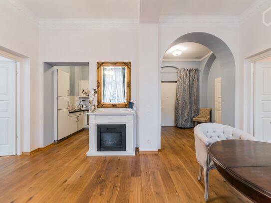 Beautiful 2 Bedroom apartment in private park - great access to Berlin Mitte