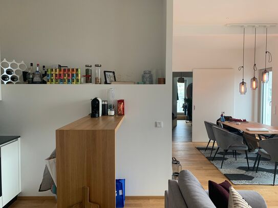 Light-flooded penthouse apartment with a view over Munich