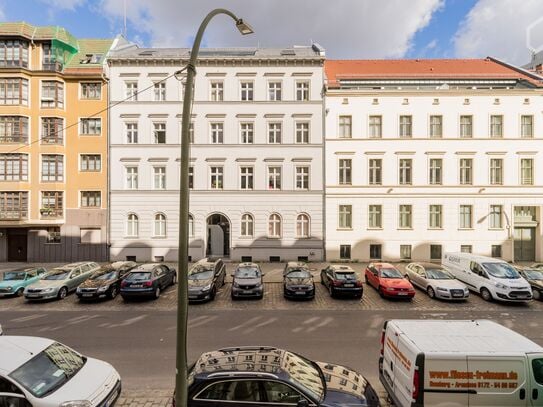 Stylish newly built apartment in the heart of Berlin-Mitte with balcony and great connection