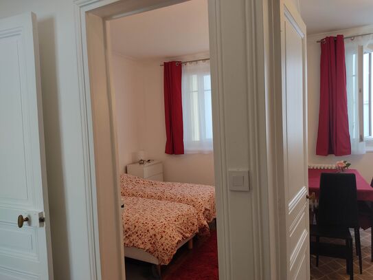 Flat in Neuilly-sur-Seine next to the metro