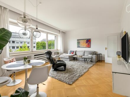 Gemütliches, wunderschönes helles Loft, Penthouse Flair **** im Herzen von Duisburg aber ruhig gelegen.