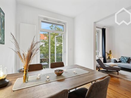 Eimsbüttel: Liebevoll eingerichteter Jungendstil - Design Altbau mit 2 Balkonen | Perfect & awesome charming appartment…