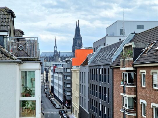 Premium Suite: brandnew studio with 2 balconies *CATHEDRAL VIEW* close to HOCHSCHULE FÜR MUSIK & TANZ, Koln - Amsterdam…