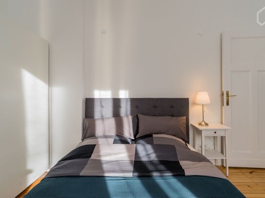 Beautiful furnished apartment at the Spree close to Mierendorffplatz